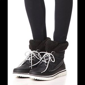 Sorel carnival cozy black and white snow boot